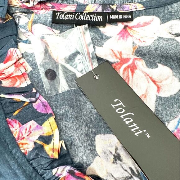Tolani Collection ruffle collar blue floral button down blouse Size 3X - Picture 6 of 11